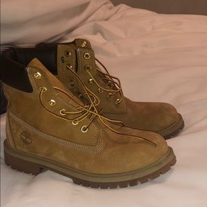 Women’s 7.5 Timberlands WORN ONCE